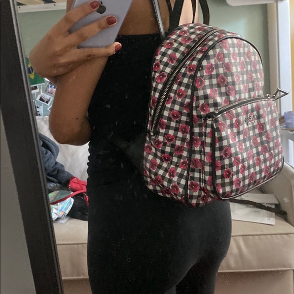 Guess Backpack purse - Picture 6 of 6